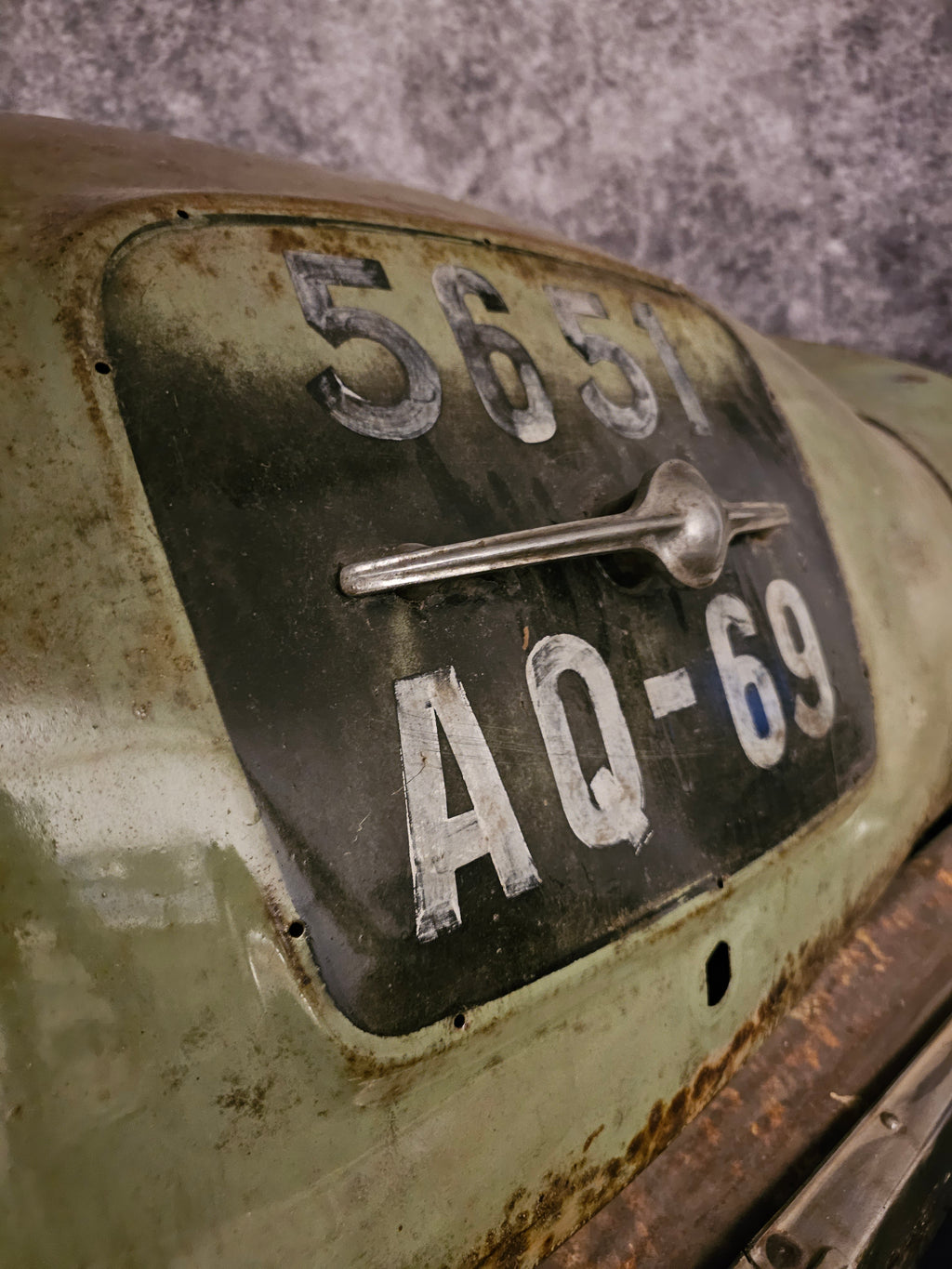 Renault Frégate Heck - Original Scheunenfund mit Patina, Deko