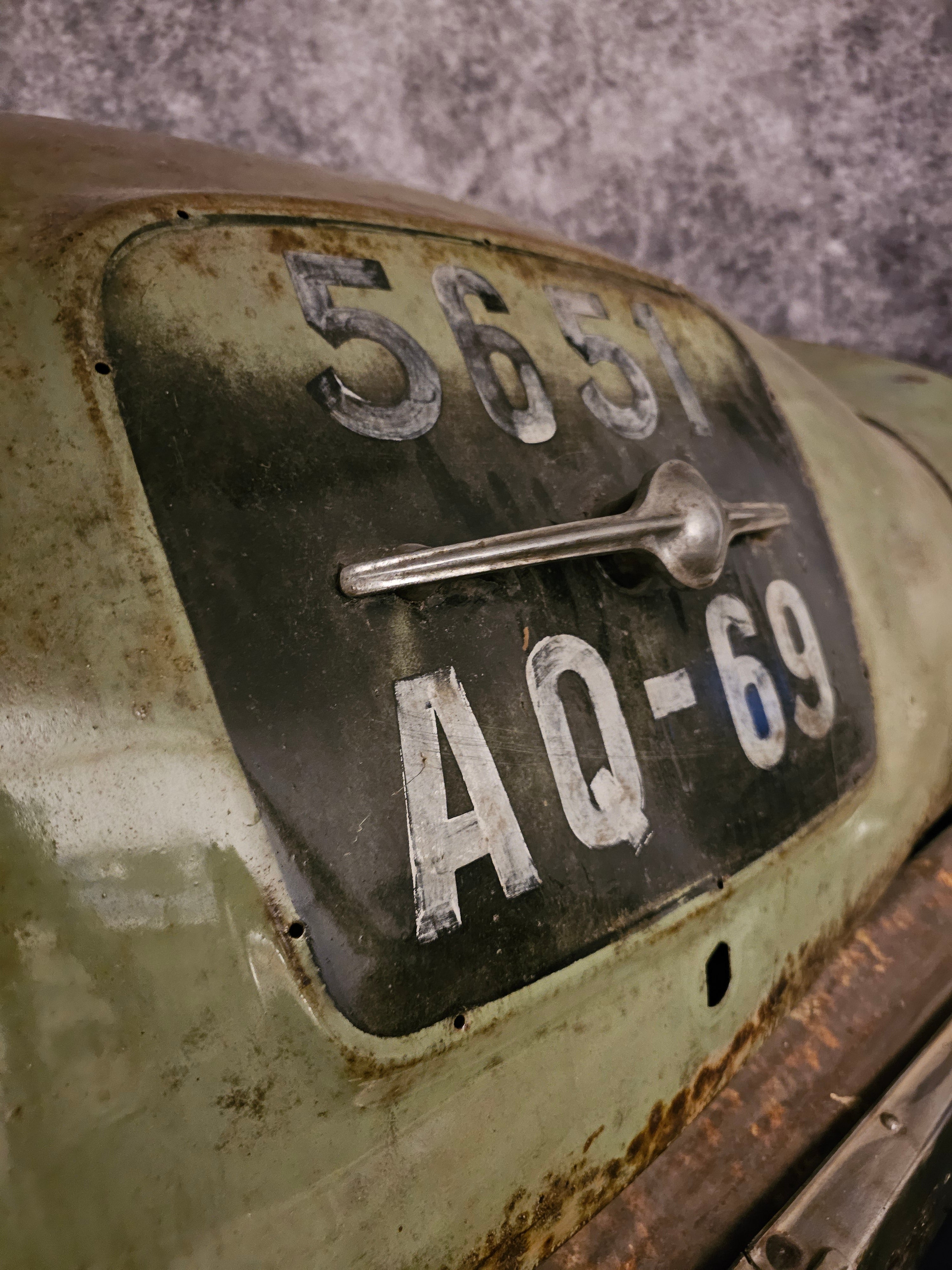 Renault Frégate Heck - Original Scheunenfund mit Patina, Deko