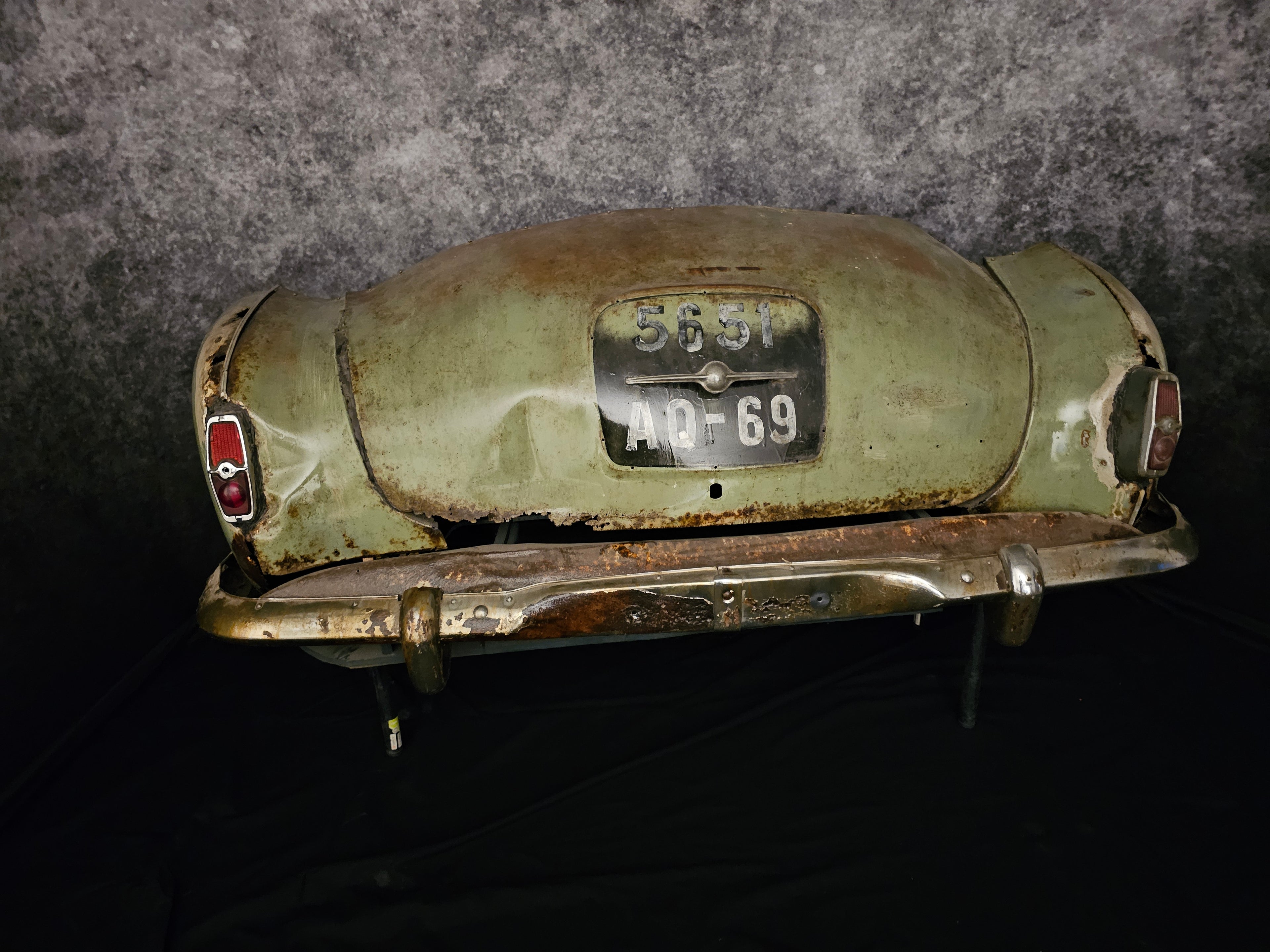 Renault Frégate Heck - Original Scheunenfund mit Patina, Deko