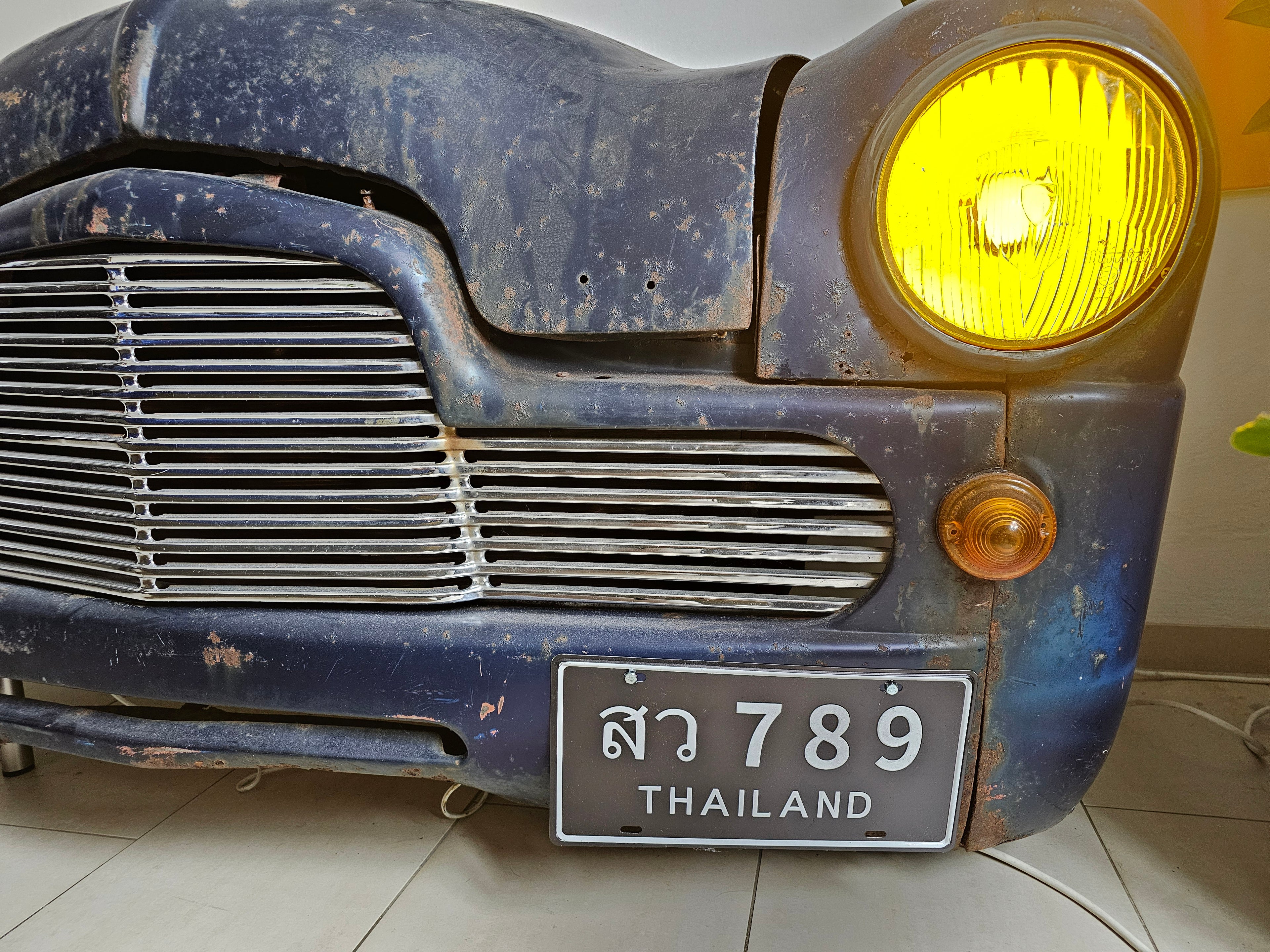 Ford Zephyr Front Bar | Mancave Classic