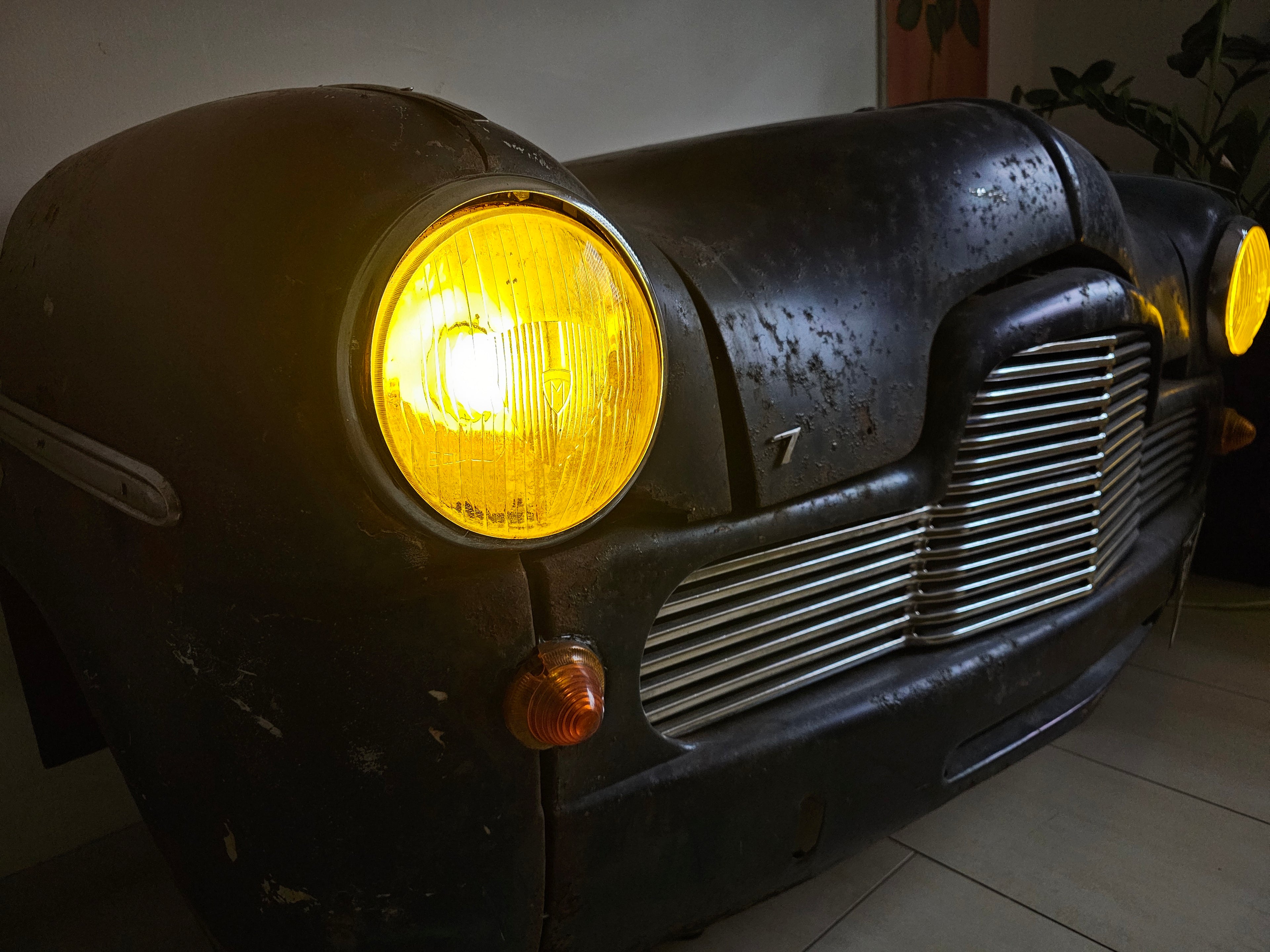Ford Zephyr Front Bar | Mancave Classic