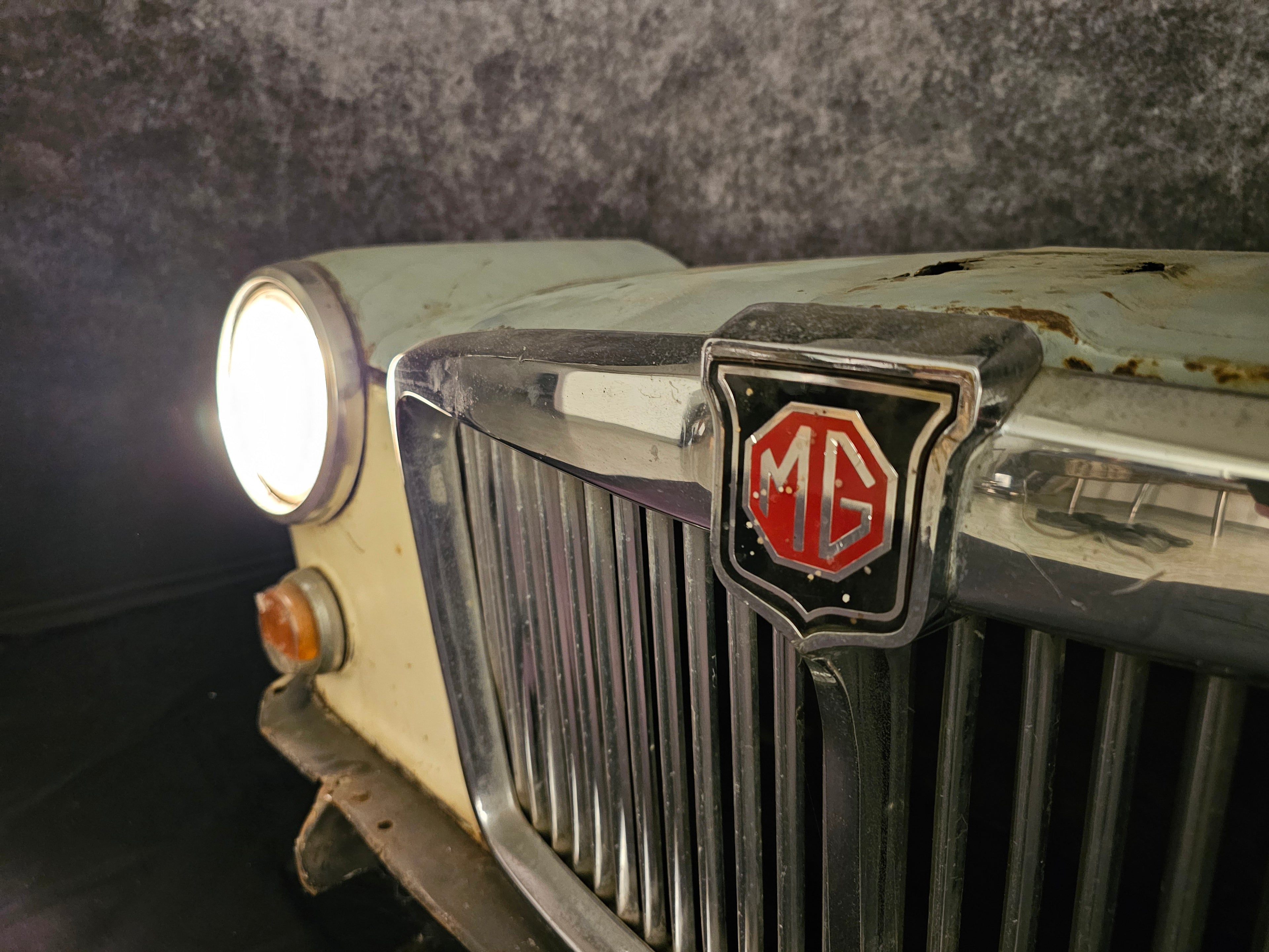 MG 1300 Front Bar | Mancave Classic