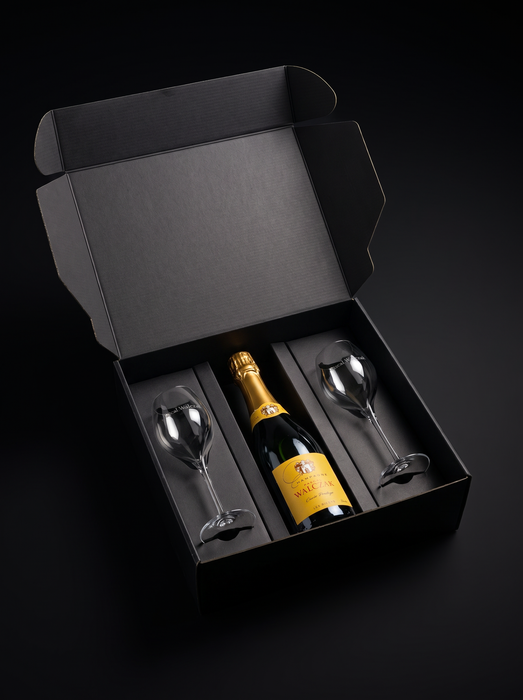 Champagne Mancave Gift Box Brut Prestige with 2 Glasses